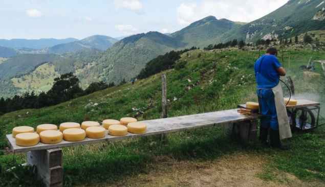preparation fromage mont vogoel - P.SaintJean