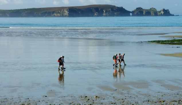 Randonneurs sur la Presqu'île de Crozon