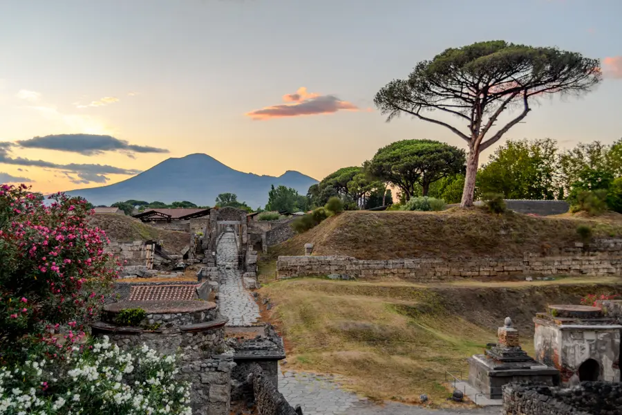 Village-pompei et la Vesuve