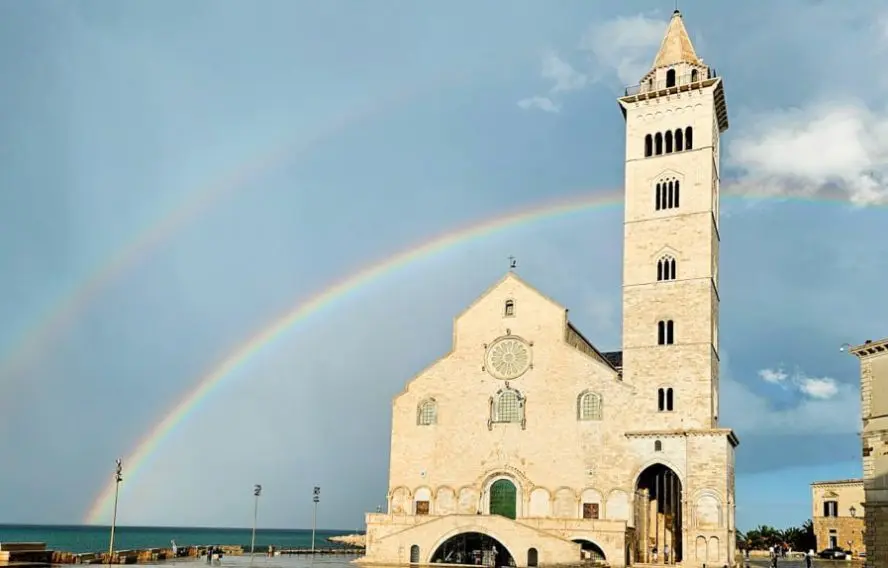 Apulia Bikes Tour Passage par la ville de Trani