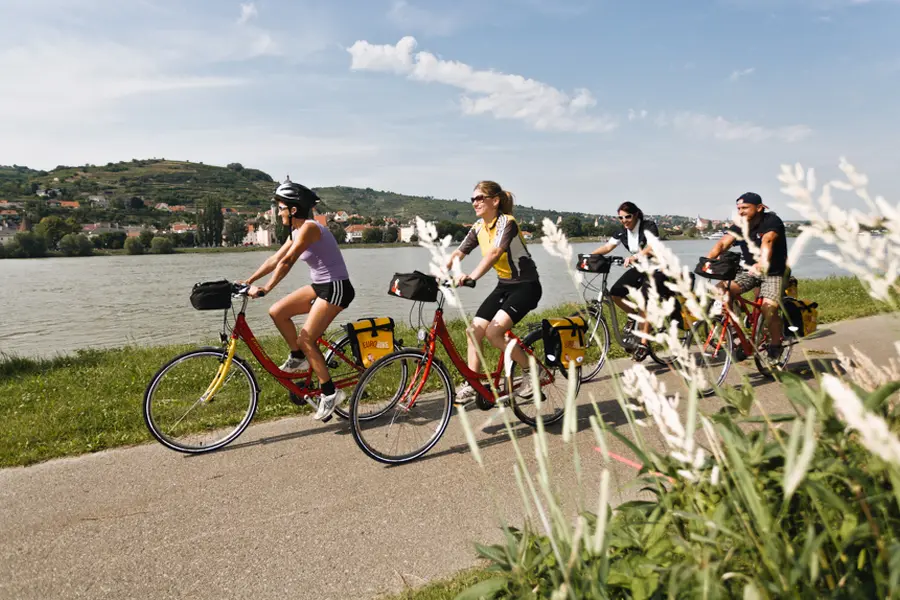 Image De Linz à Vienne à vélo, Danube en famille
