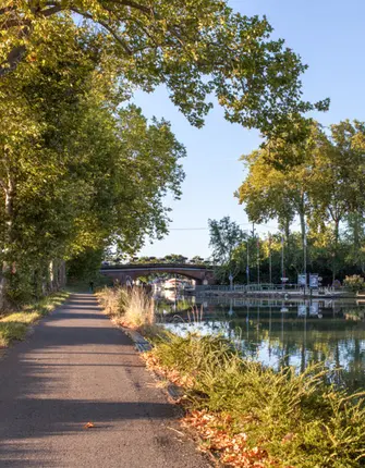 adobestockphbme piste-canal-garonne-sud-ouest