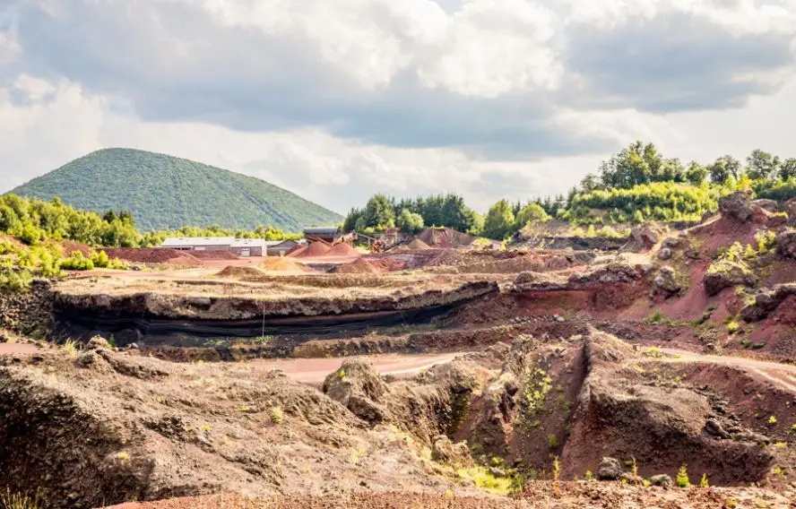 Adobe Stock Visite du volcan de Lemptégy