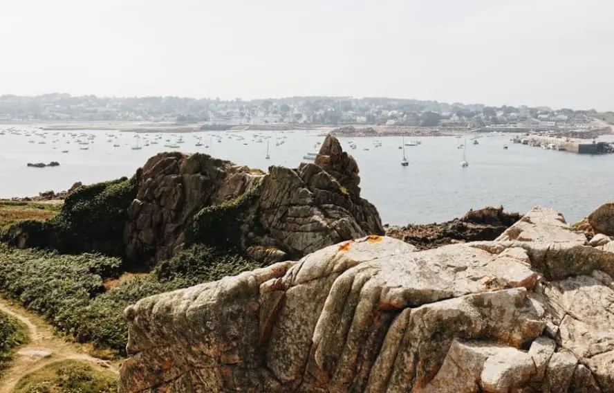 Vue sur la pointe Primel à Port Diben