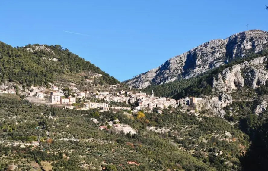 Randonnée prés du village de Saint-Agnès