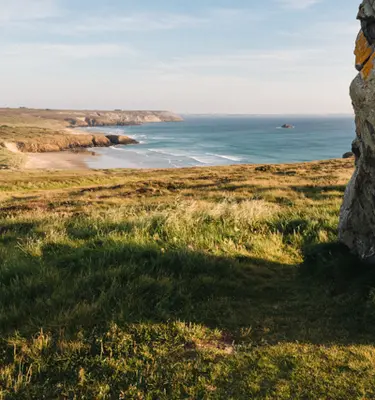 menhir-plage-de-la-palue-pointe-de-lostmarch