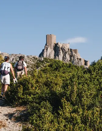 queribus-chateaux-cathares-corbieres-pyrenees-psaintjean