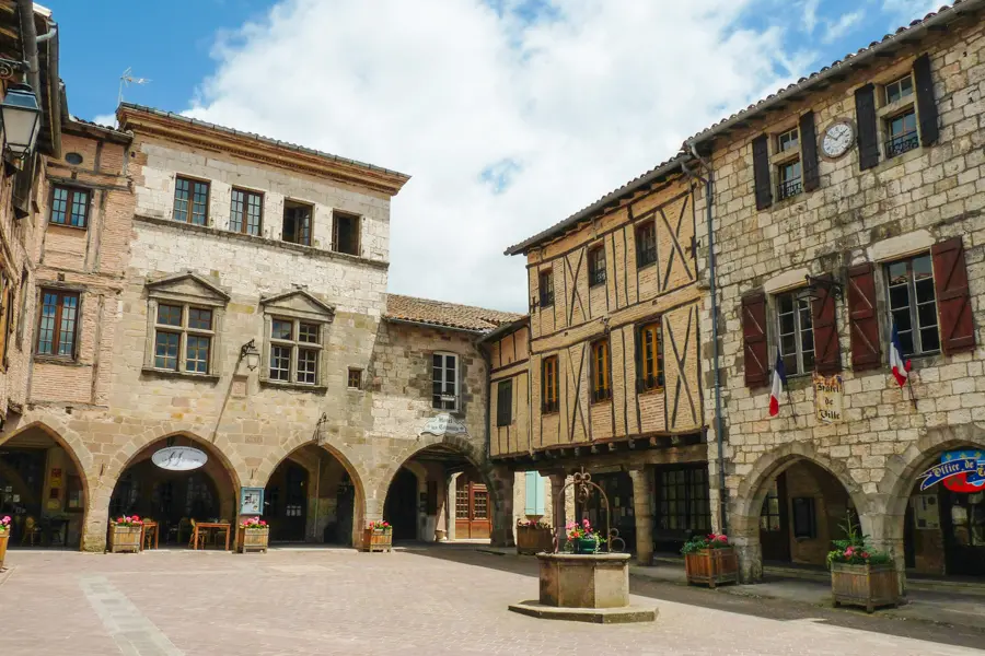 Castelnau de Montmiral