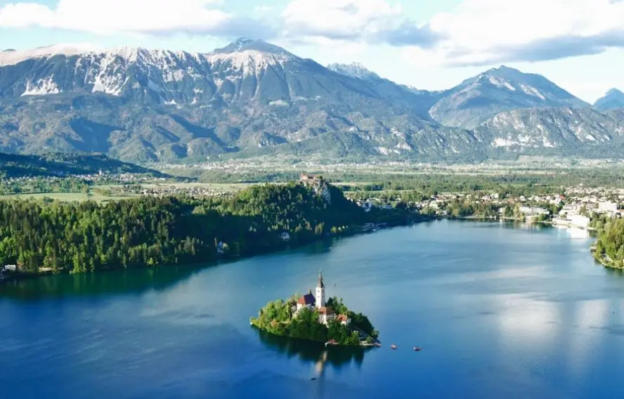 Lac de Bled, lac d'origine glaciaire en Slovénie