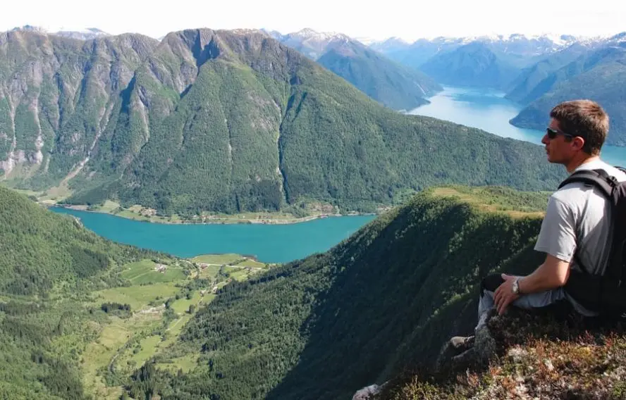 FWeber Contemplatif face au Sognefjord