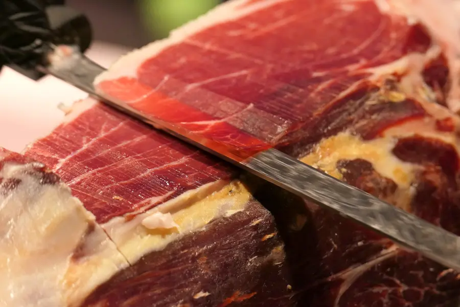 Jean Jacques Charles Unsplash Jambon de pays tranché fin, spécialité catalane