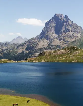 adobestockjccollet pic-midi-ossau-pyrenees