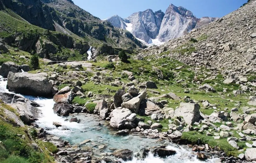Randonnée des Bains du Rocher au pied du Vignemale