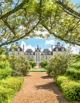 chateau-cheverny-et-jardin