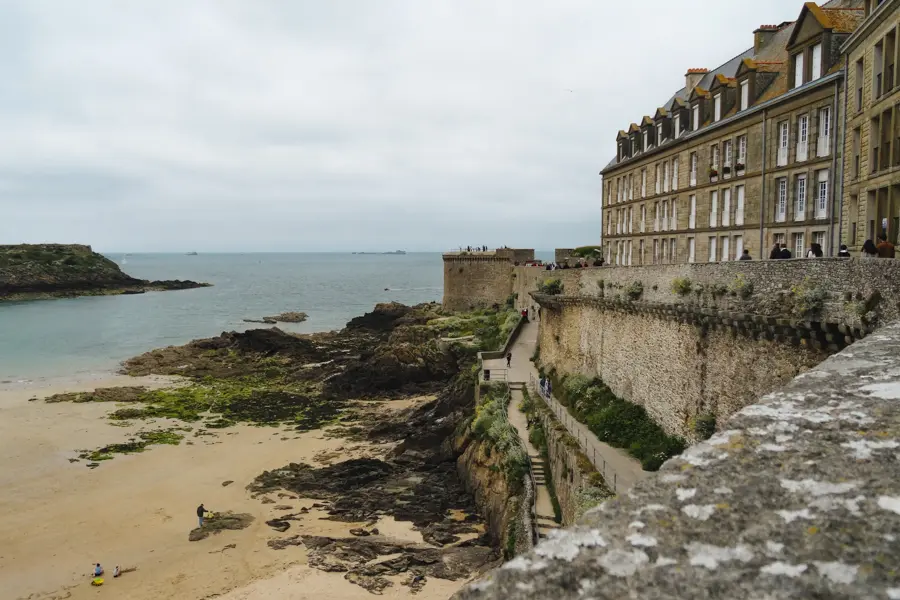  Ville fortifiée, balade sur ses remparts, Saint-Malo