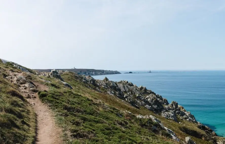 Sentier des Douaniers, en Bretagne, vers la pointe de Van