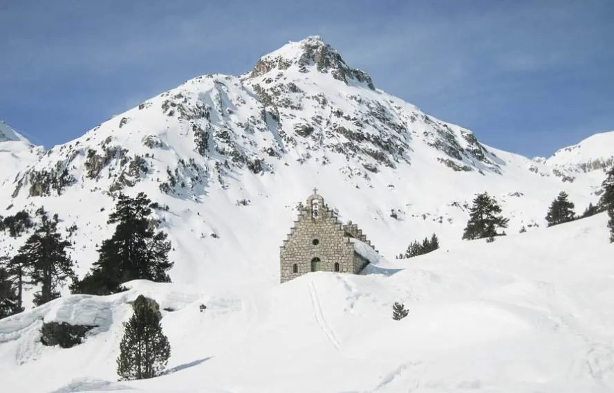 Hautes-Pyrénées en raquettes, balnéo à Cauterets