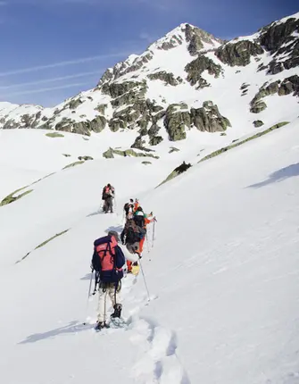 vallee-cauterets-hautes-pyrenees-raquettes-neige