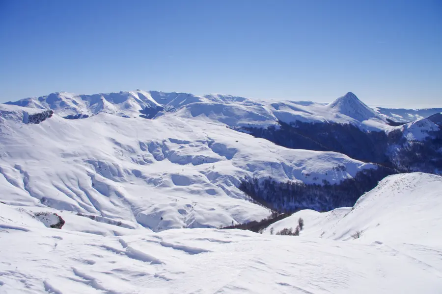 Image Volcan du Cantal à raquettes