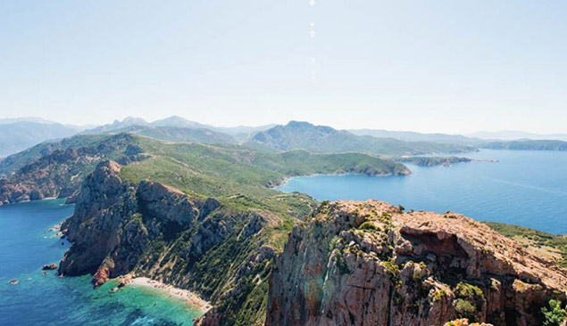 Panorama sur les calanches de Piana en Corse - AdobeStock