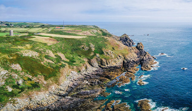 Les falaises et chemins côtiers de Guernesey - Unsplash