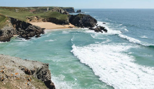 plages et falaises belle-ile-en-mer en bretagne