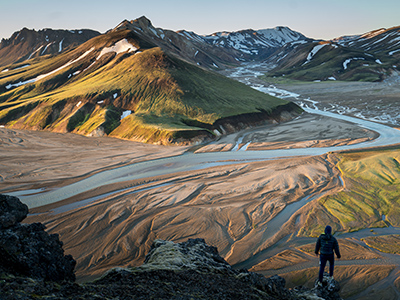 Paysages et randonneurs dans les hautes terres de l'Islande