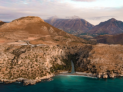 Montagnes blanches sur l'île de Crête en Grèce