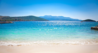 Plage de sable blanc Albanie