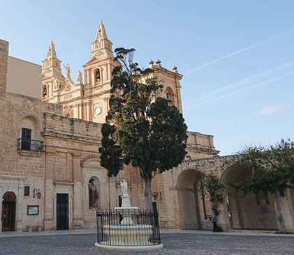 église romane à Malte