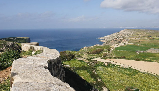 Chemins côtiers sur l'île de Gozo
