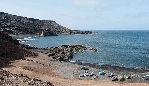 La côte volcanique de Lanzarote, dans les Canaries