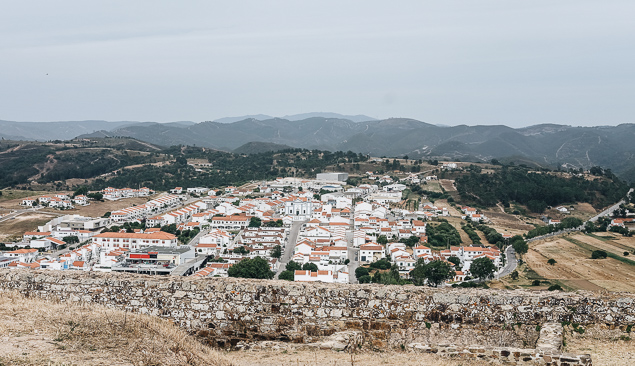 village d'aljezur au portugal