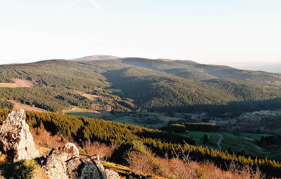 Le Parc du Livradois en autotour, randonnée liberté dans le Massif central Le Parc du Livradois en autotour, randonnée liberté dans le Massif central