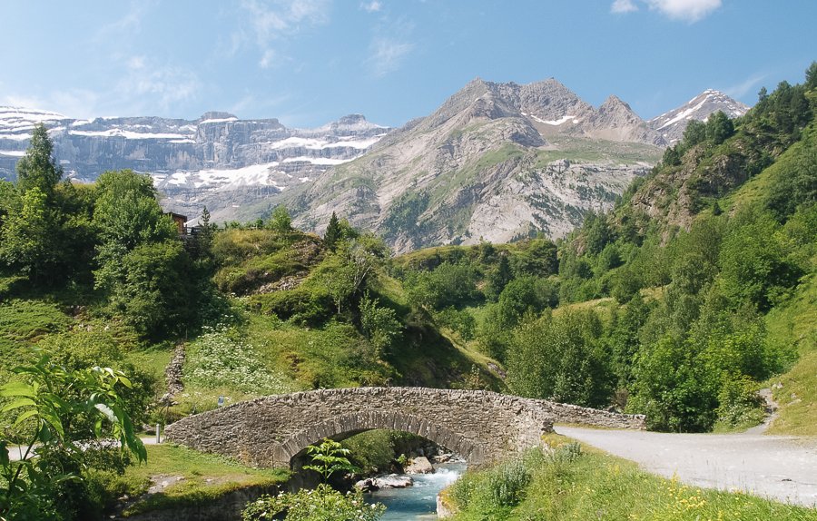 Voyage à pied France : Grands cirques des Pyrénées Voyage à pied : Pyrénéees : Grands cirques des Pyrénées