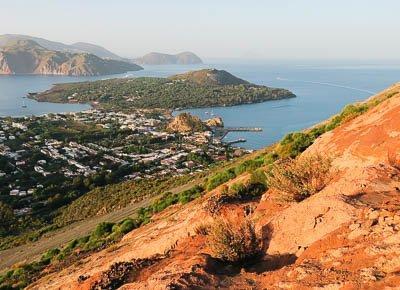 Archipel des Éoliennes, îles et volcans