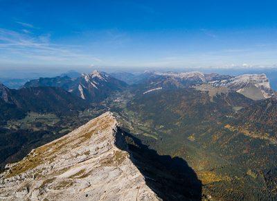 Vue sur les massifs montagneux