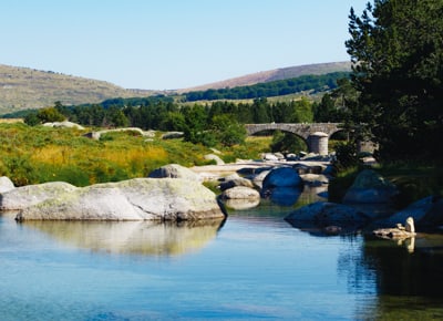 Des sources aux gorges du Tarn, à pied et en canoë