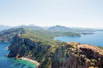 Les calanches de Piana en randonnée - AdobeStock