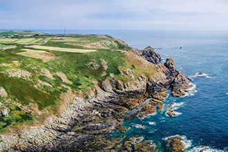 Randonnée côtière sur les falaises de Guernesey - Unsplash