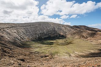 La Caldera Blanca, sur l'île de Lanzarote aux Canaries - AdobeStock