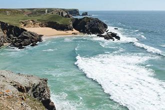 falaises belle-ile-en-mer en bretagne