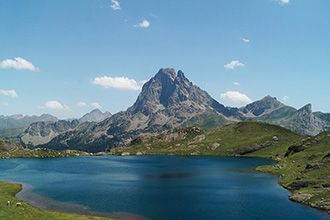 Pic du Midi d'Ossau, sur le GR 10 dans les Pyrénées - JCCollet