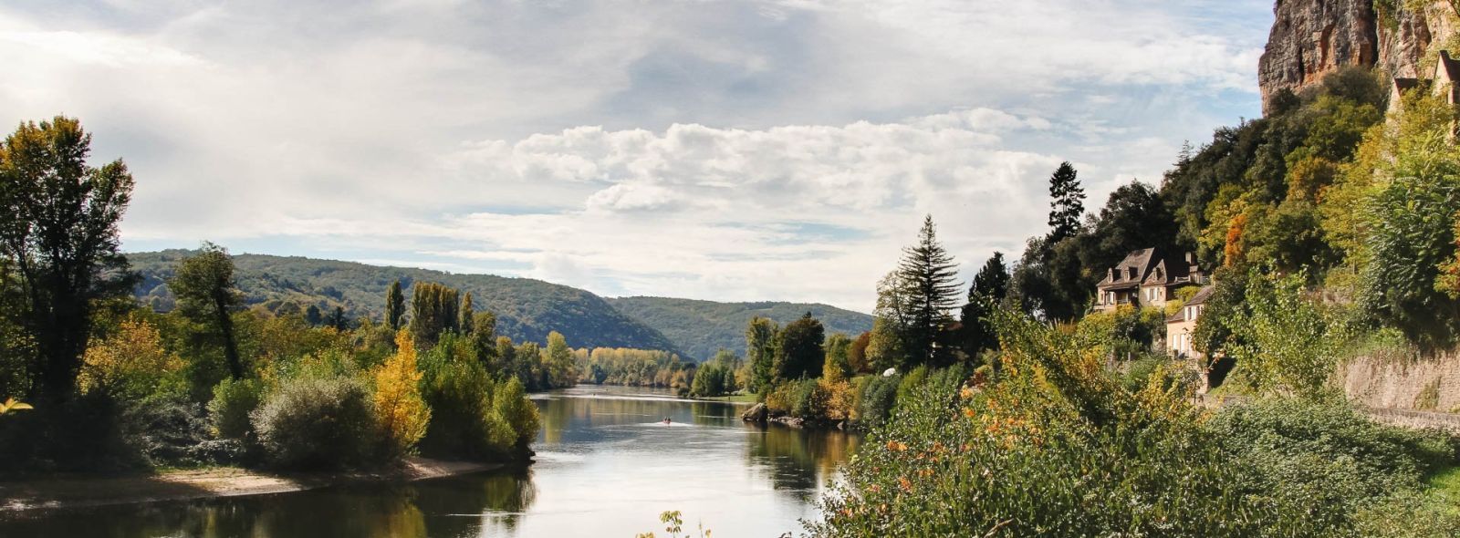 AdobeStock Iotharingia Randonnées dans le Périgord