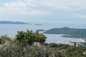 Randonnees Massif Des Maures Circuits Et Sejours