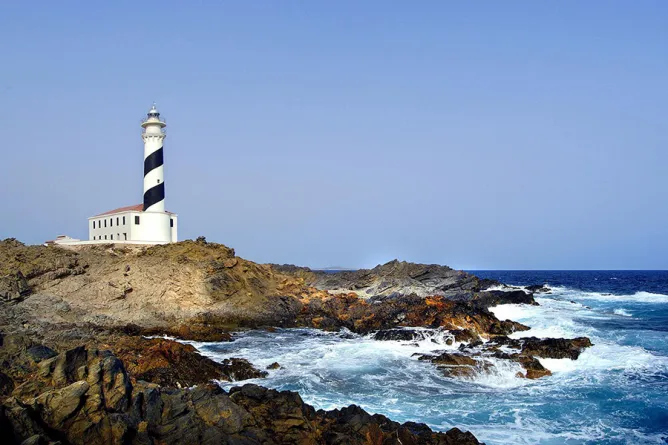 Phare sur les côtes de Minorque aux Baléares 