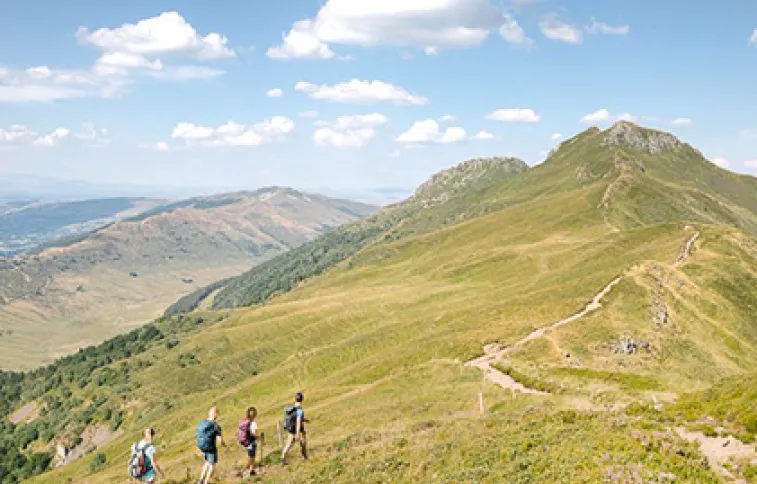 groupe-randonneurs-monts-cantal-fvoileau