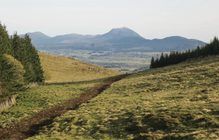 lac-de-serviyires-au-mont-dore_b-courbin_actu