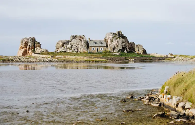cote-granit-rose-pointe-chateau-santier-douaniers
