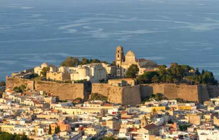 lipari_vieille_ville_amzphoto